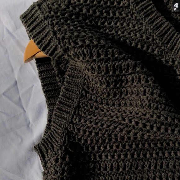 🐍Dark Green Sweater Vest🍏✨ - Picture 7 of 9